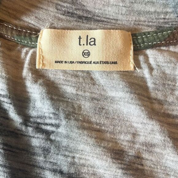 Anthropologie T.LA Women's Camouflage Print V-neck Short Sleeve T-Shirt Green An - Picture 7 of 9